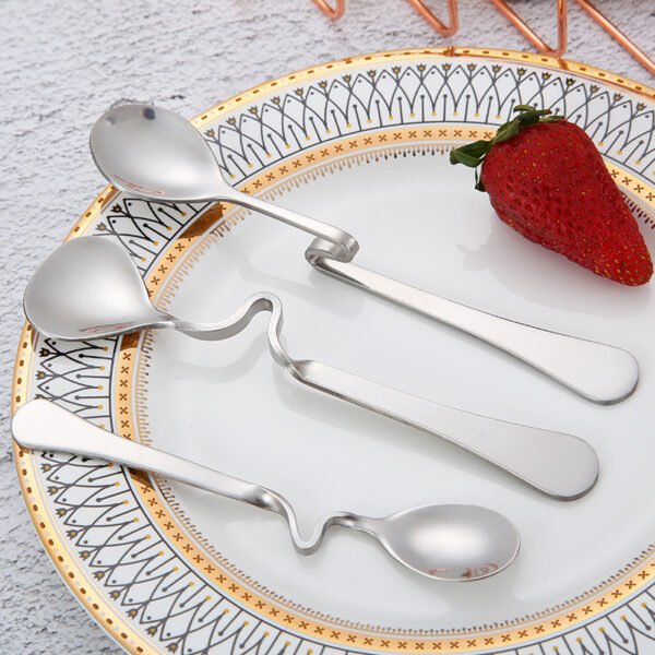 CJ-0031   S-shaped handle serving cup spoon - made of stainless steel, suitable for coffee spoons, dessert spoons, with creative design, can be hung on the cup wall