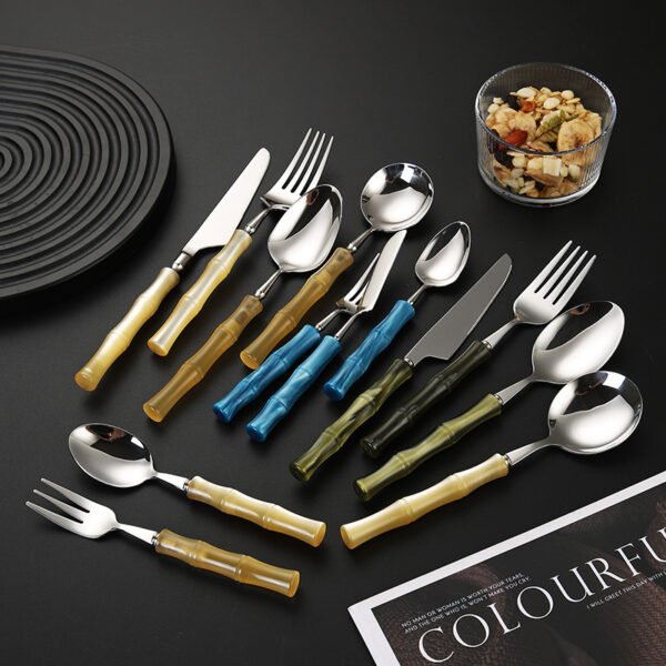 SLCJ-0003   304 stainless steel creative Western dining set with anti-slip acrylic handles. There are 7 different styles of knives, spoons and forks, and 3 colors are available for selection