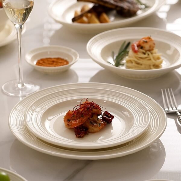 High-end Kitchen Tableware Ceramic Bowl Plates Sets Nordic White Ceramic Dinnerware Sets Luxury Crockery Dinner Sets