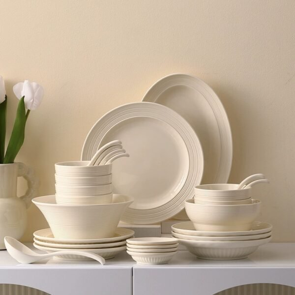High-end Kitchen Tableware Ceramic Bowl Plates Sets Nordic White Ceramic Dinnerware Sets Luxury Crockery Dinner Sets